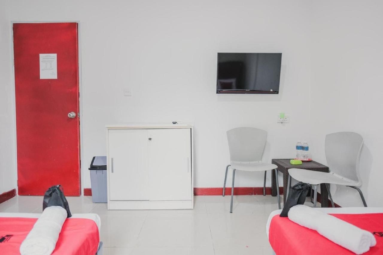 Hotel Reddoorz Near Nagoya Hill Batam 4 à Jodoh  Extérieur photo